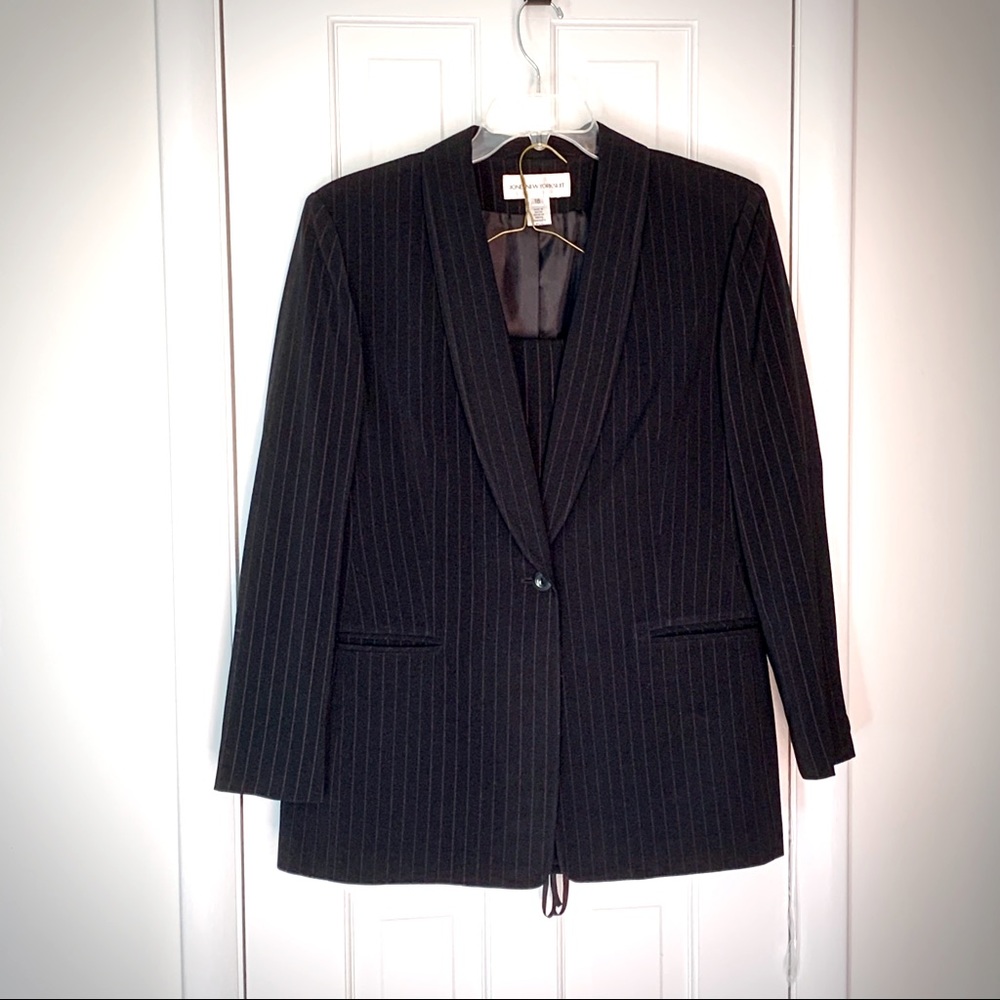 Jones New York Suit Blk/pink. SZ 16